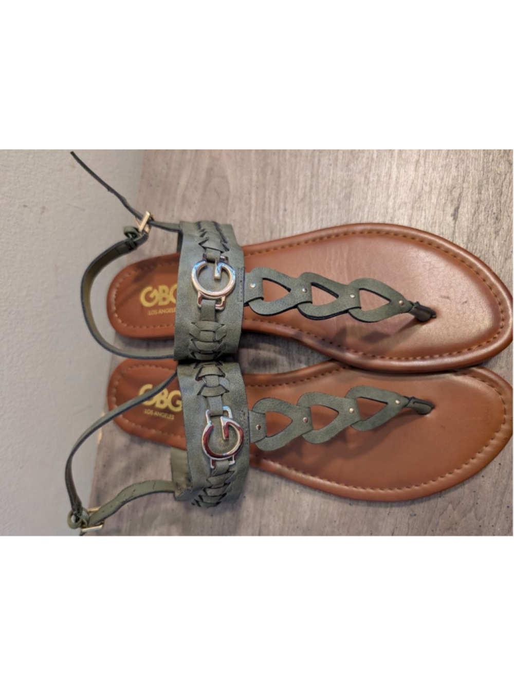 GBG Los Angeles Green Flat Sandals Size 11, womens